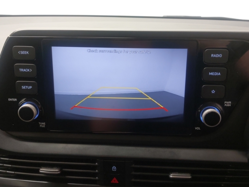 Hyundai I20 Hatchback White #9