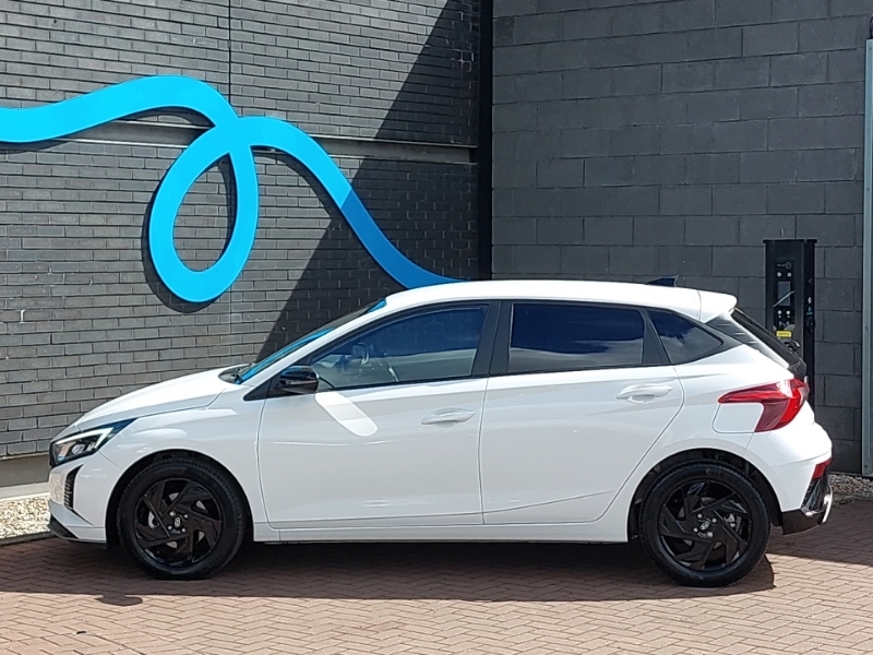 Hyundai I20 1.0T Gdi 90 Black Line Dct White #4