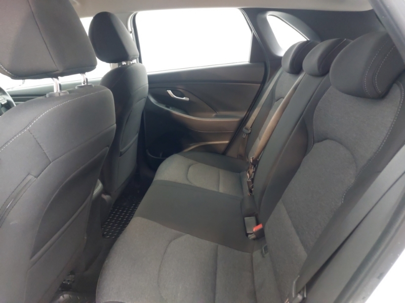 Hyundai I30 1.0T Gdi Se Connect Dct White #6