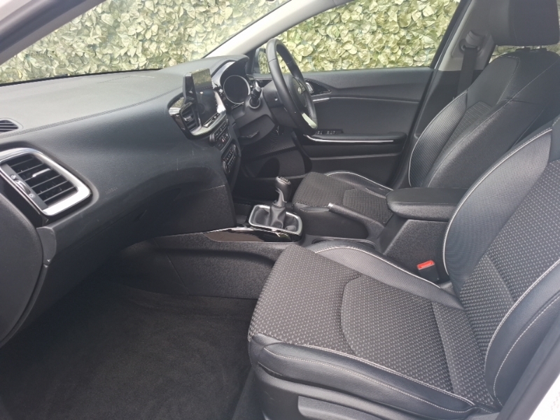 Kia Ceed 1.6 Crdi Isg 3 White #3