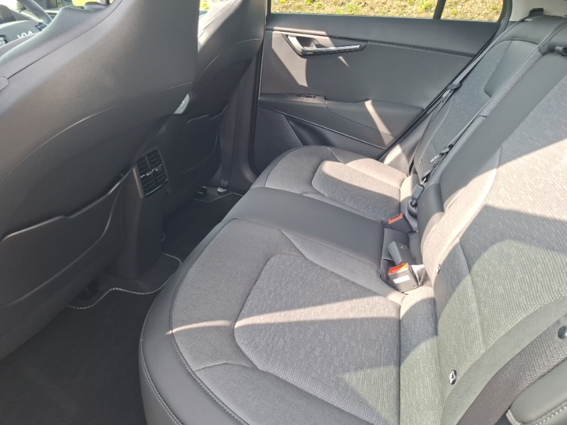Kia e-Niro 150Kw 4 65Kwh White #6