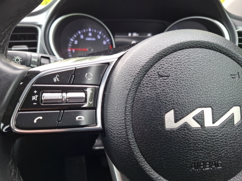 Kia Xceed 2 Black #12