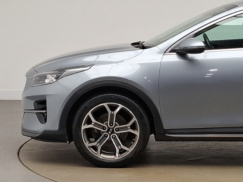 Kia Xceed 3 Red #19