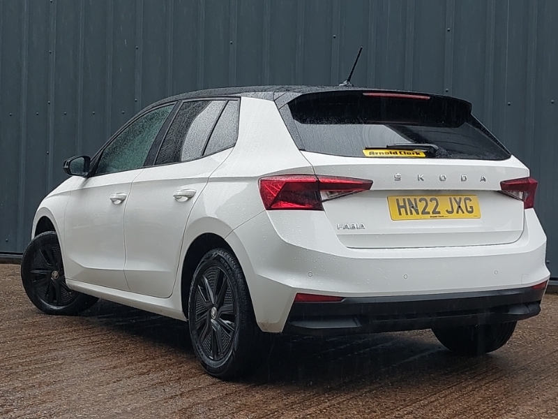 Skoda Fabia 1.0 Tsi 110 Colour Edition White #2