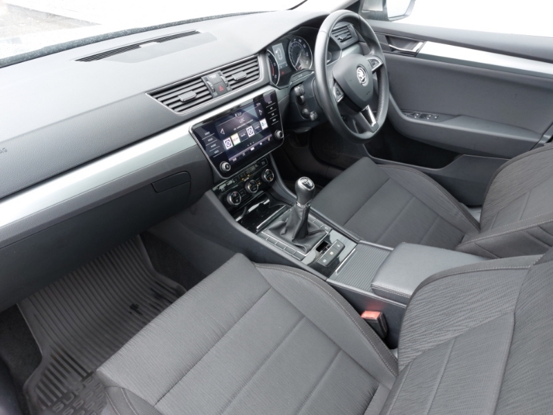 Skoda Superb 1.6 Tdi Cr Se Beige #5