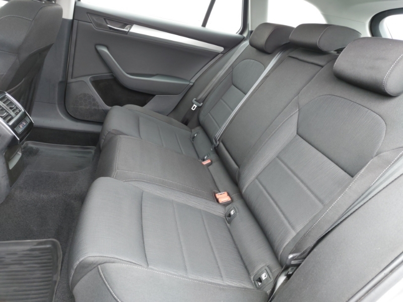 Skoda Superb 1.6 Tdi Cr Se Beige #6