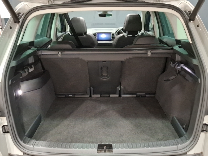 Skoda Karoq Se Tsi White #18