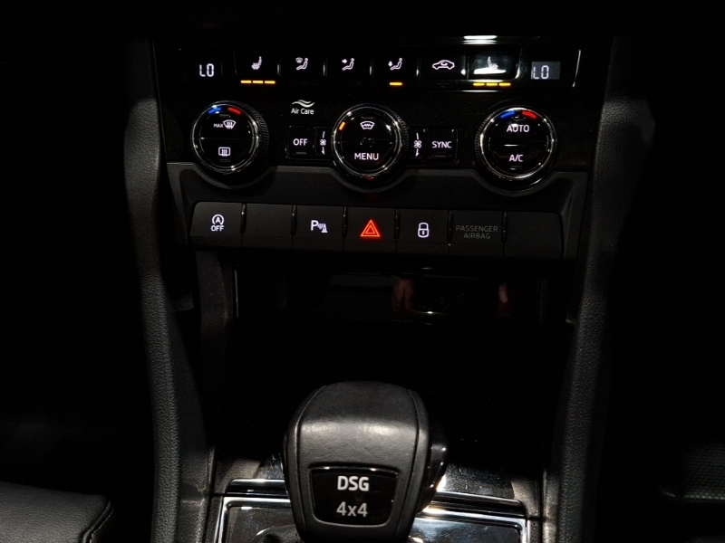Skoda Karoq Se Tsi White #15