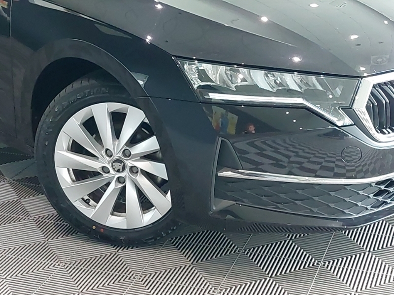 Skoda Octavia Se Technology White #20