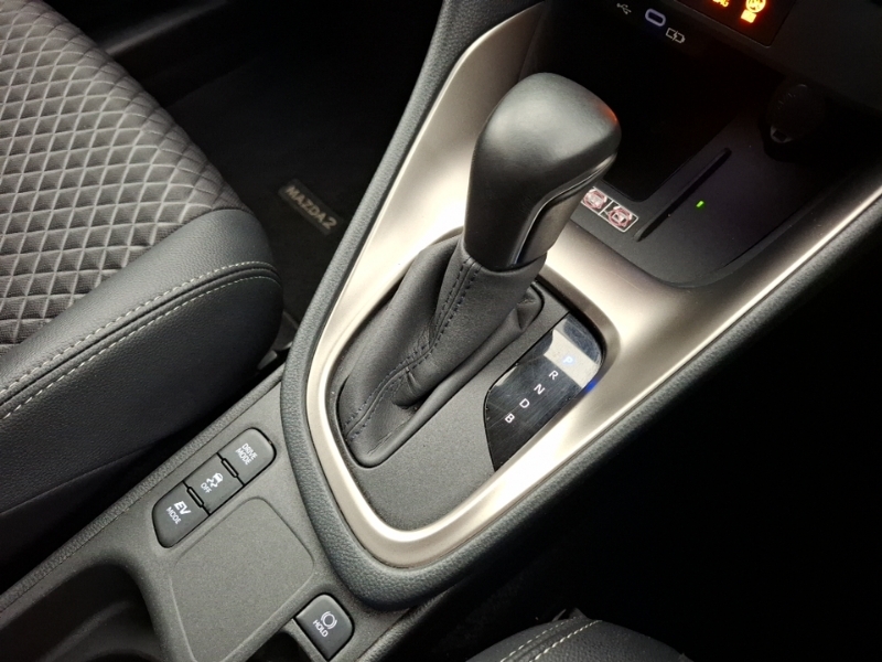 Mazda 2 Hybrid Centre-line Black #15