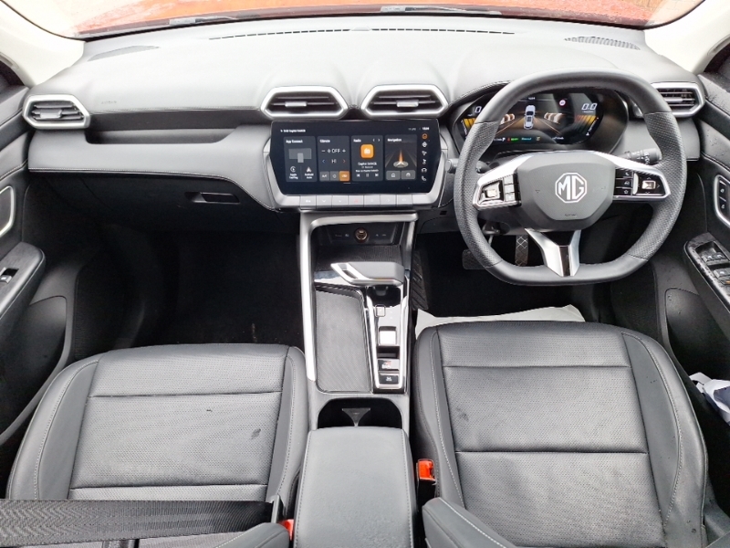 MG ZS 1.5 Hybrid Trophy Red #3