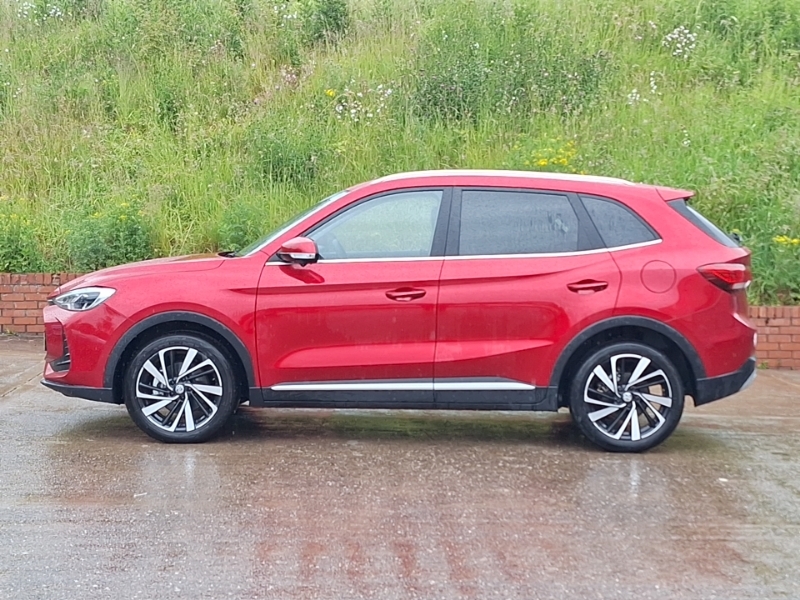MG ZS 1.5 Hybrid Trophy Red #4