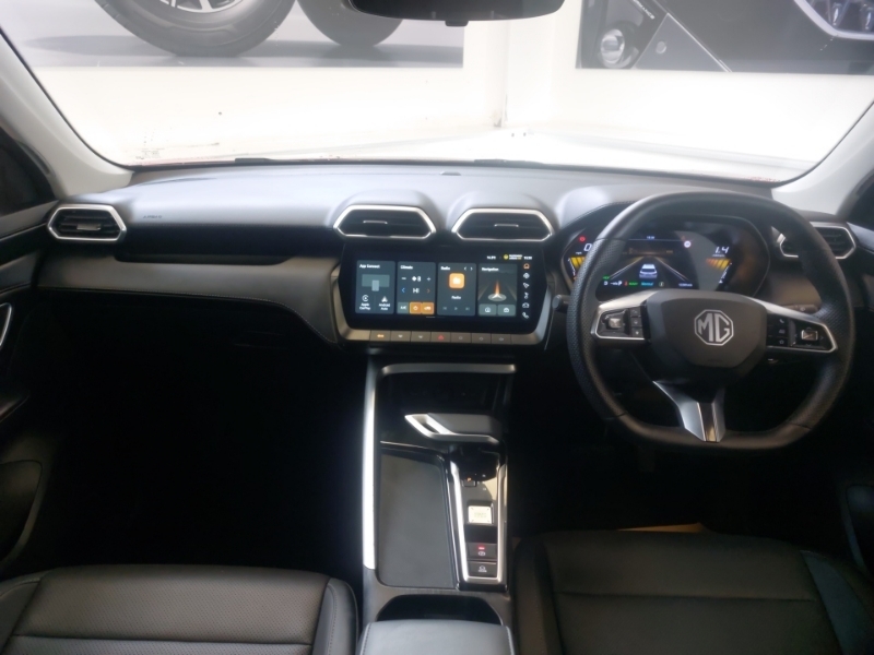 MG ZS 1.5 Hybrid Trophy Red #3