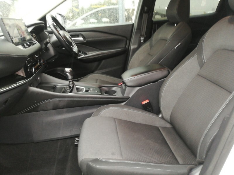 Nissan Qashqai 1.3 Dig-t Mh N-connecta White #5