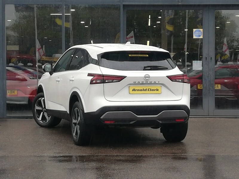 Nissan Qashqai 1.3 Dig-t Mh N-connecta White #2