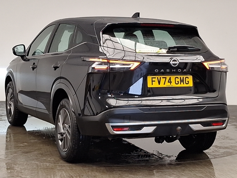 Nissan Qashqai 1.3 Dig-t Mh 158 Acenta Premium Xtronic FV74GMG Black #2