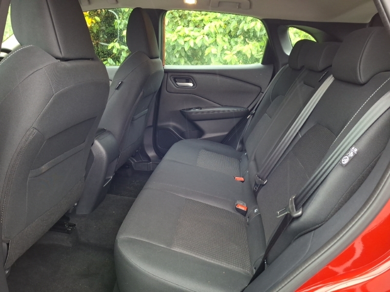 Nissan Qashqai 1.3 Dig-t Mh Acenta Premium Red #6