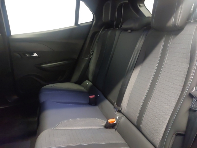 Peugeot 2008 1.2 Puretech Allure Premium Blue #6