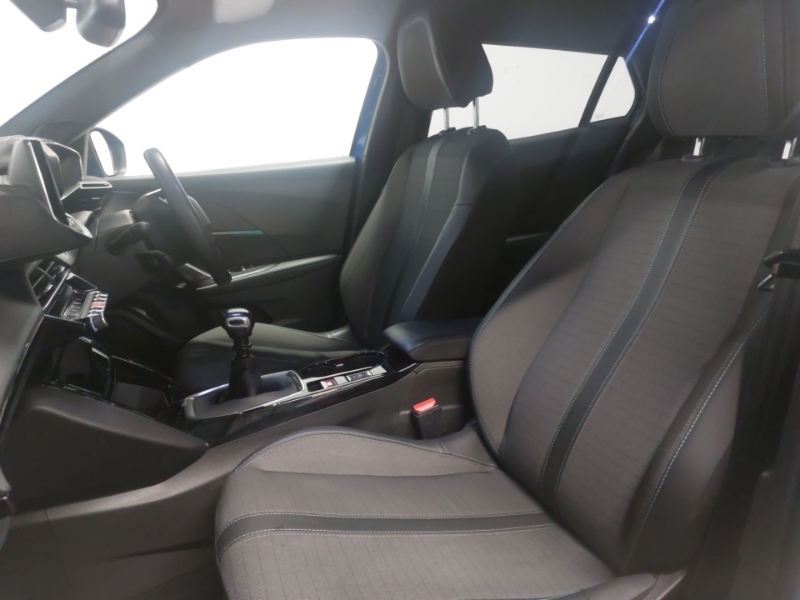 Peugeot 2008 1.2 Puretech Allure Premium Blue #5