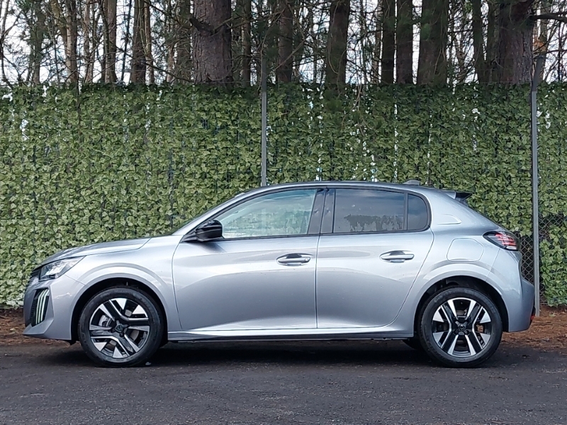 Peugeot 2008 1.2 Puretech 130 Allure White #4