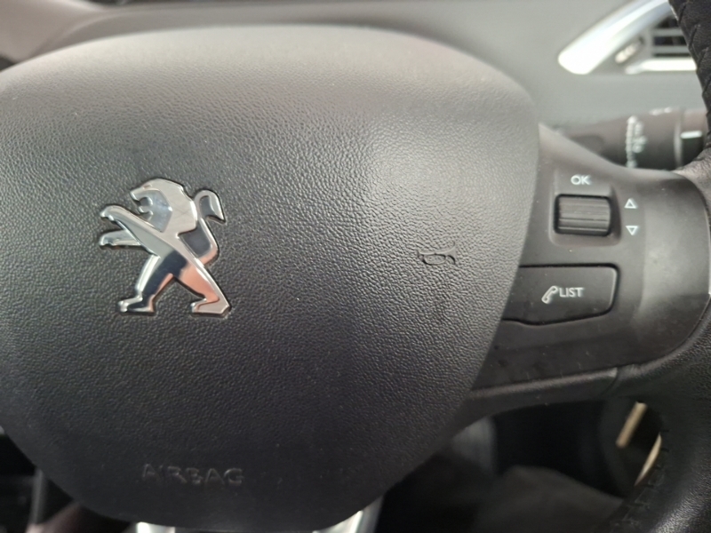 Peugeot 2008 White #13