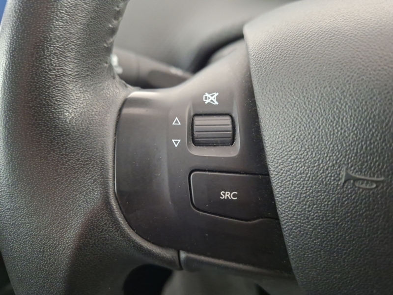 Peugeot 2008 White #12