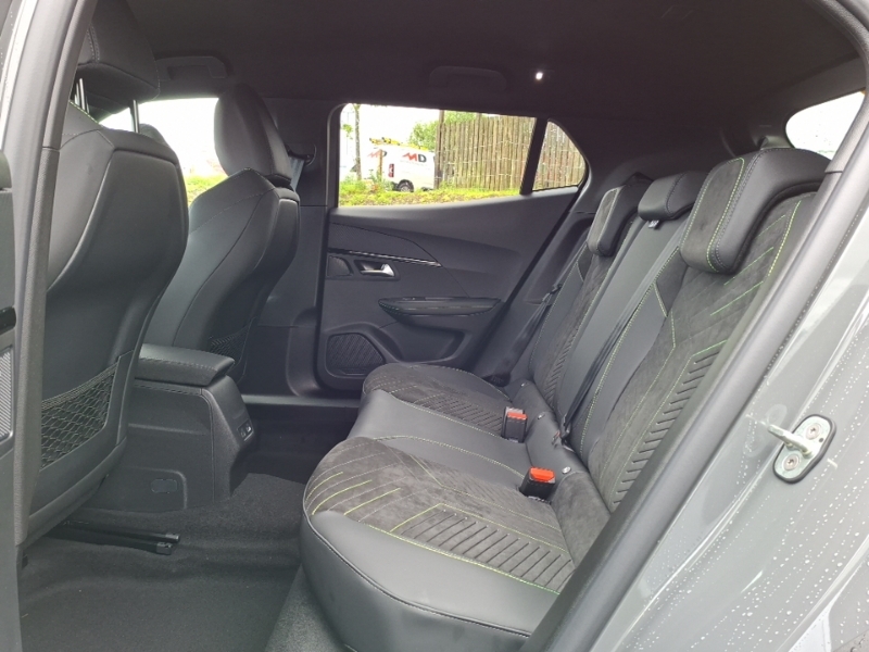 Peugeot 2008 1.2 Puretech 130 Gt Premium Eat8 Grey #6