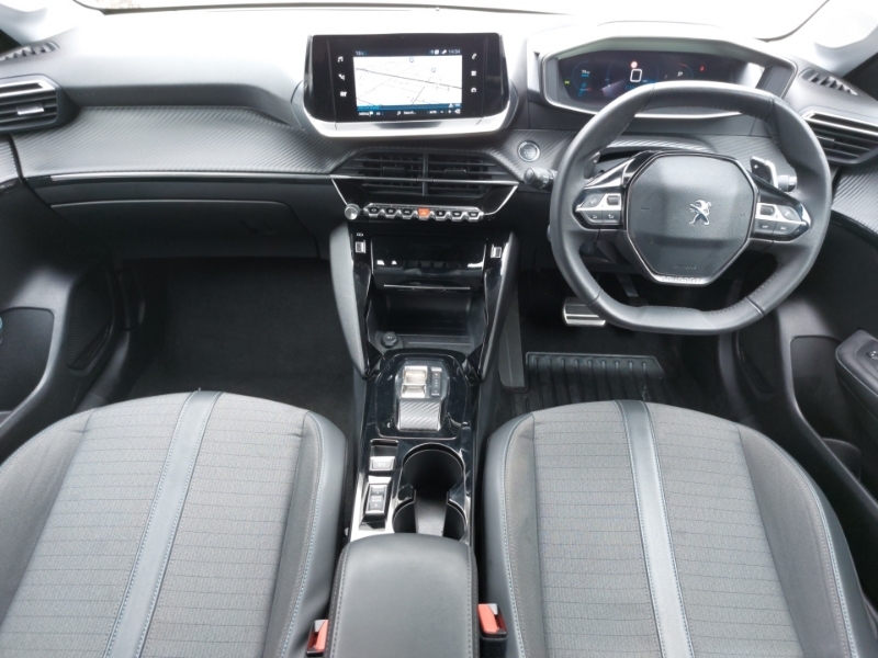 Peugeot 208 1.2 Puretech 130 Allure Premium Eat8 Red #3