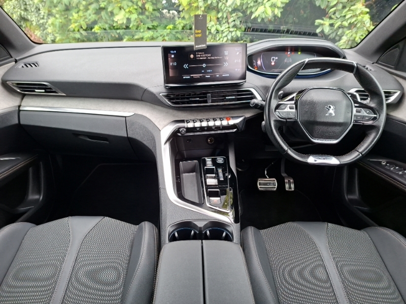 Peugeot 3008 1.2 Puretech Gt Eat8 Red #3