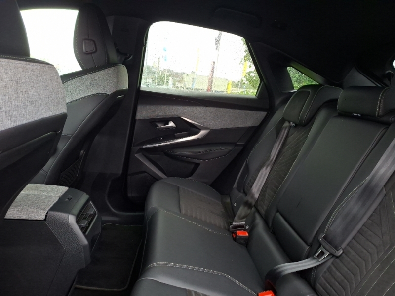 Peugeot 3008 157Kw Gt 73Kwh Black #6