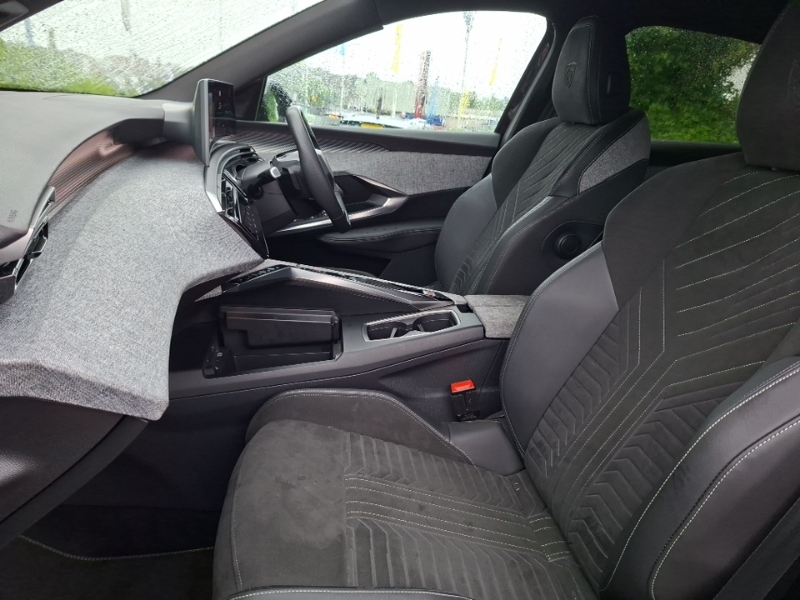 Peugeot 3008 157Kw Gt 73Kwh Black #5