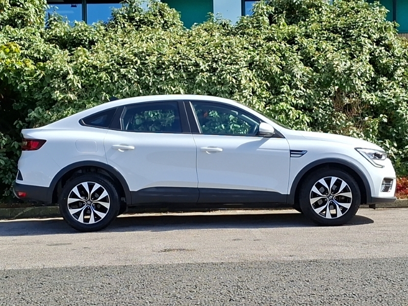 Renault Arkana 1.6 E-tech Hybrid 145 Iconic White #4
