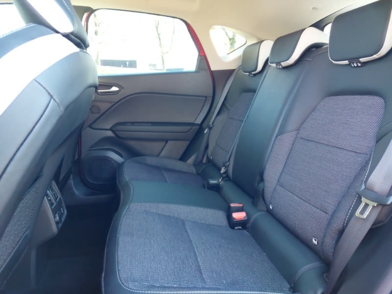 Renault Captur 1.6 E-tech Plug-in Hybrid 160 Techno Red #6