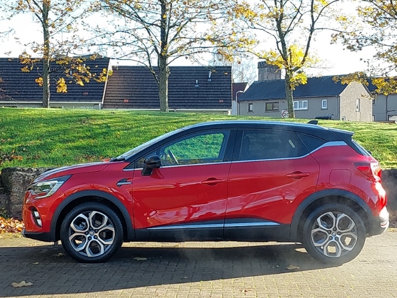 Renault Captur 1.6 E-tech Plug-in Hybrid 160 Techno Red #4