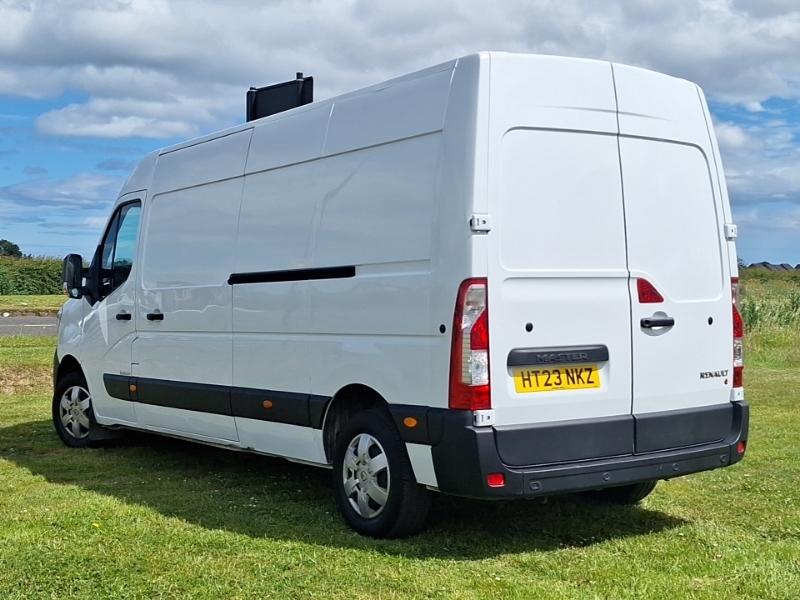 Renault Master Lm35dci 135 Business Medium Roof Van White #2