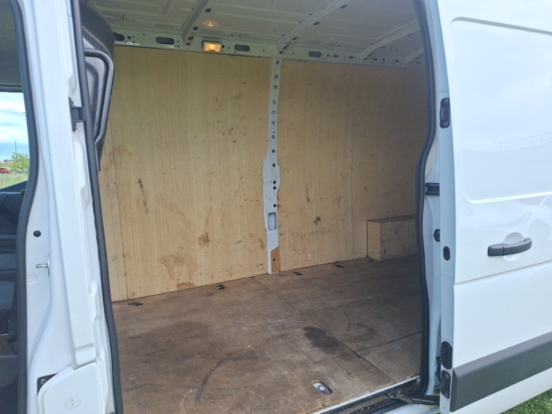 Renault Master Lm35dci 135 Business Medium Roof Van White #6