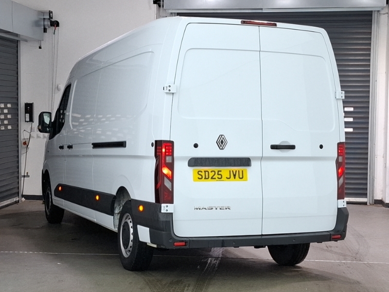 Renault Master Lm35 Blue Dci 130 Advance Medium Roof Van White #2