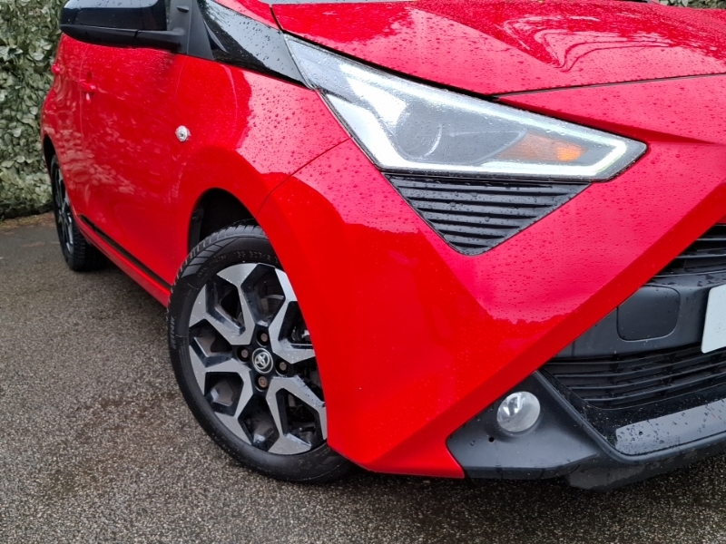 Toyota Aygo Hatchback Silver #20