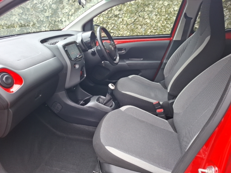 Toyota Aygo 1.0 Vvt-i X-trend Tss Red #5