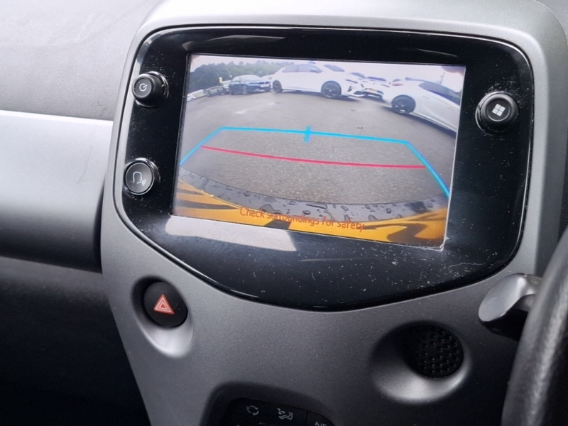 Toyota Aygo Hatchback Silver #9