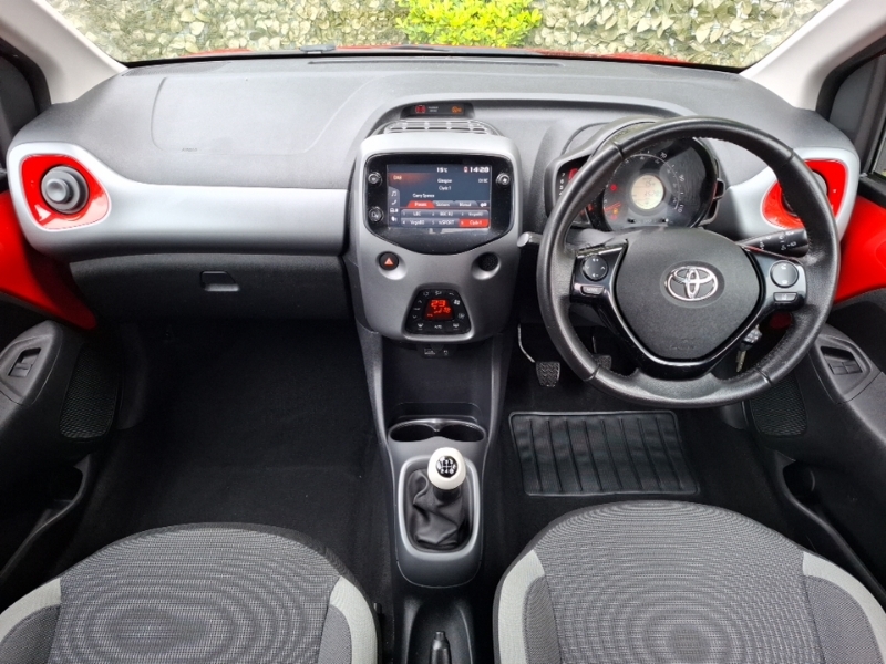 Toyota Aygo 1.0 Vvt-i X-trend Tss Red #3
