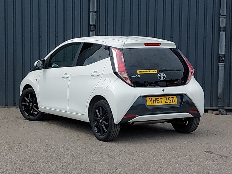 Toyota Aygo 1.0 Vvt-i X-style YH67ZSD White #2