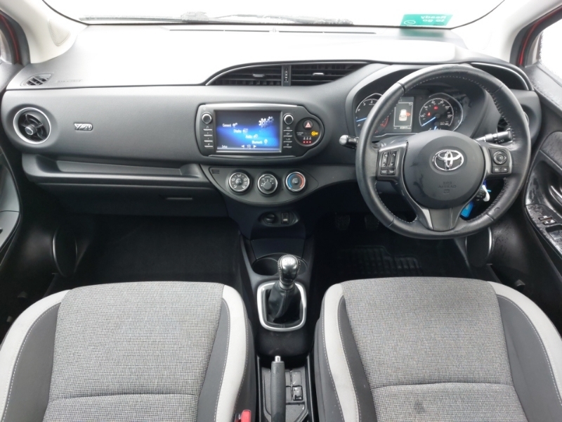 Toyota Yaris 1.5 Vvt-i Y20 Bi-tone Red #3
