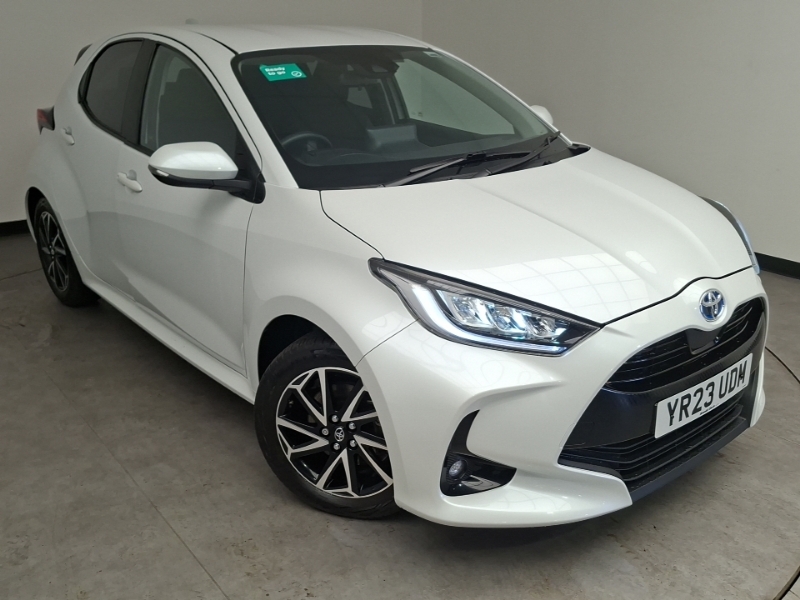Toyota Yaris 1.5 Hybrid Design Cvt White