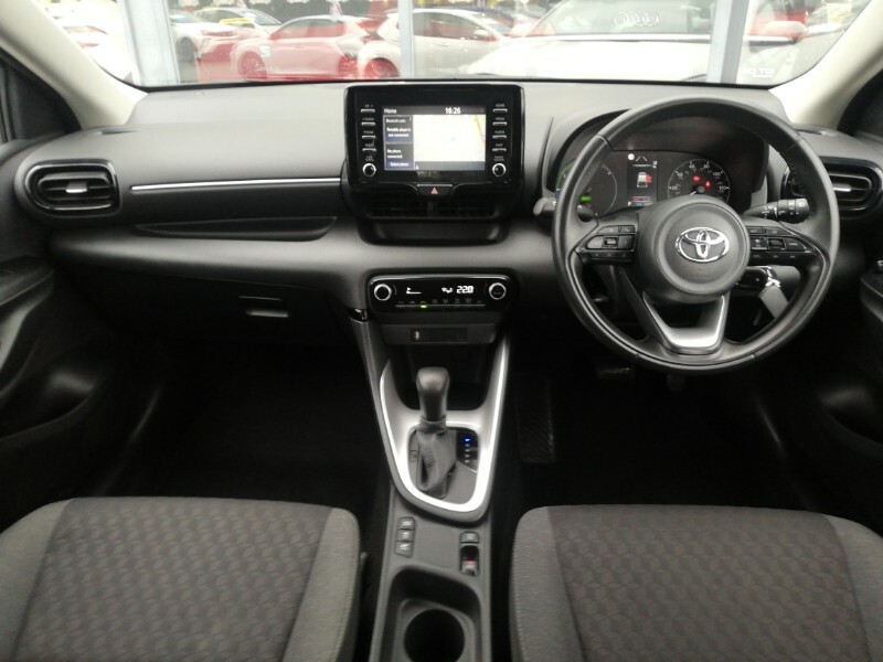 Toyota Yaris 1.5 Hybrid Icon Cvt Nav White #3