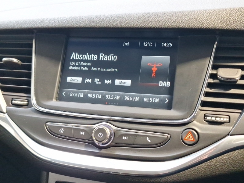Vauxhall Astra Hatchback Red #10