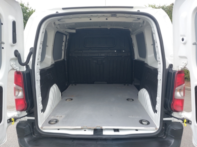 Vauxhall Combo 1.5L Edition White #18