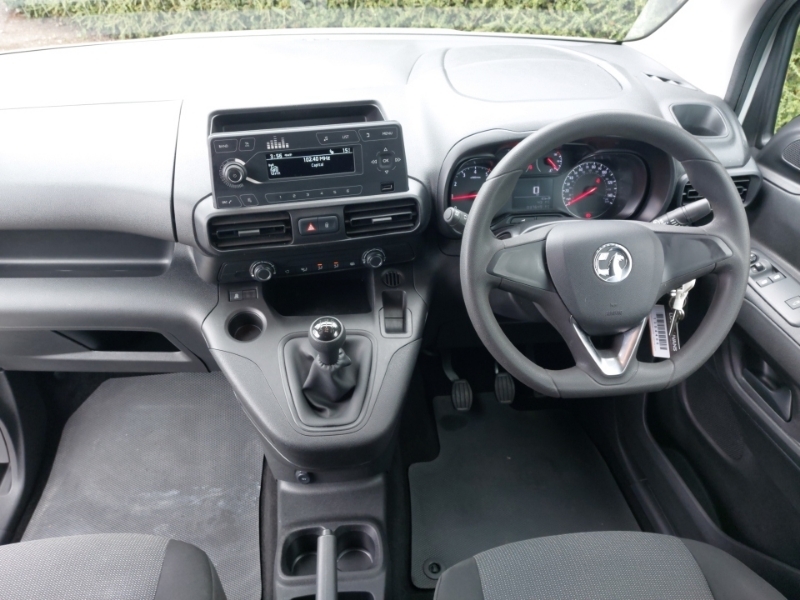 Vauxhall Combo 2000 1.5 Turbo D 75Ps H1 Edition Van White #3