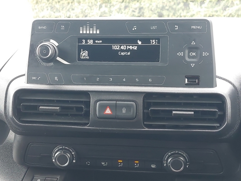Vauxhall Combo 1.5L Edition White #11