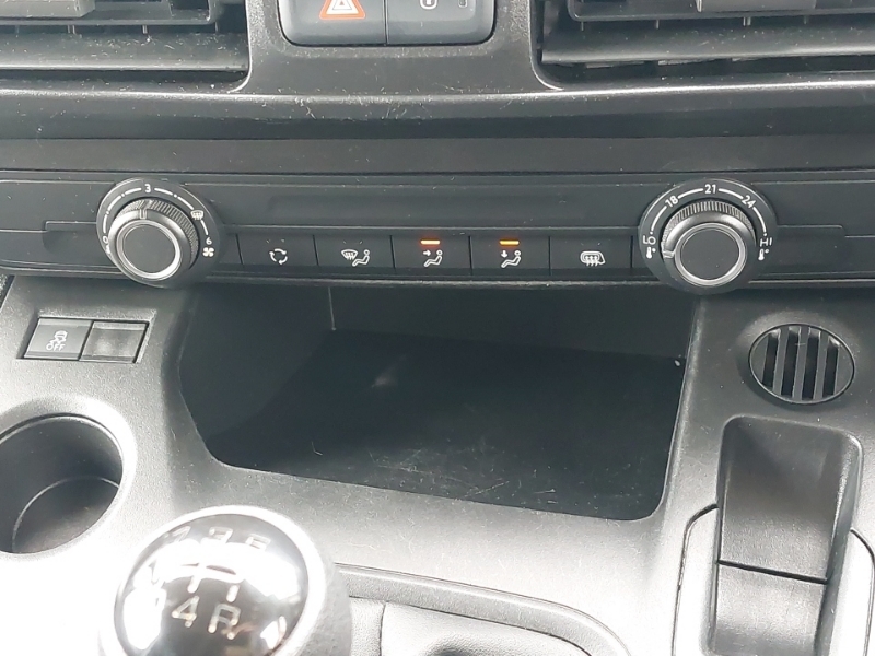 Vauxhall Combo 1.5L Edition White #17
